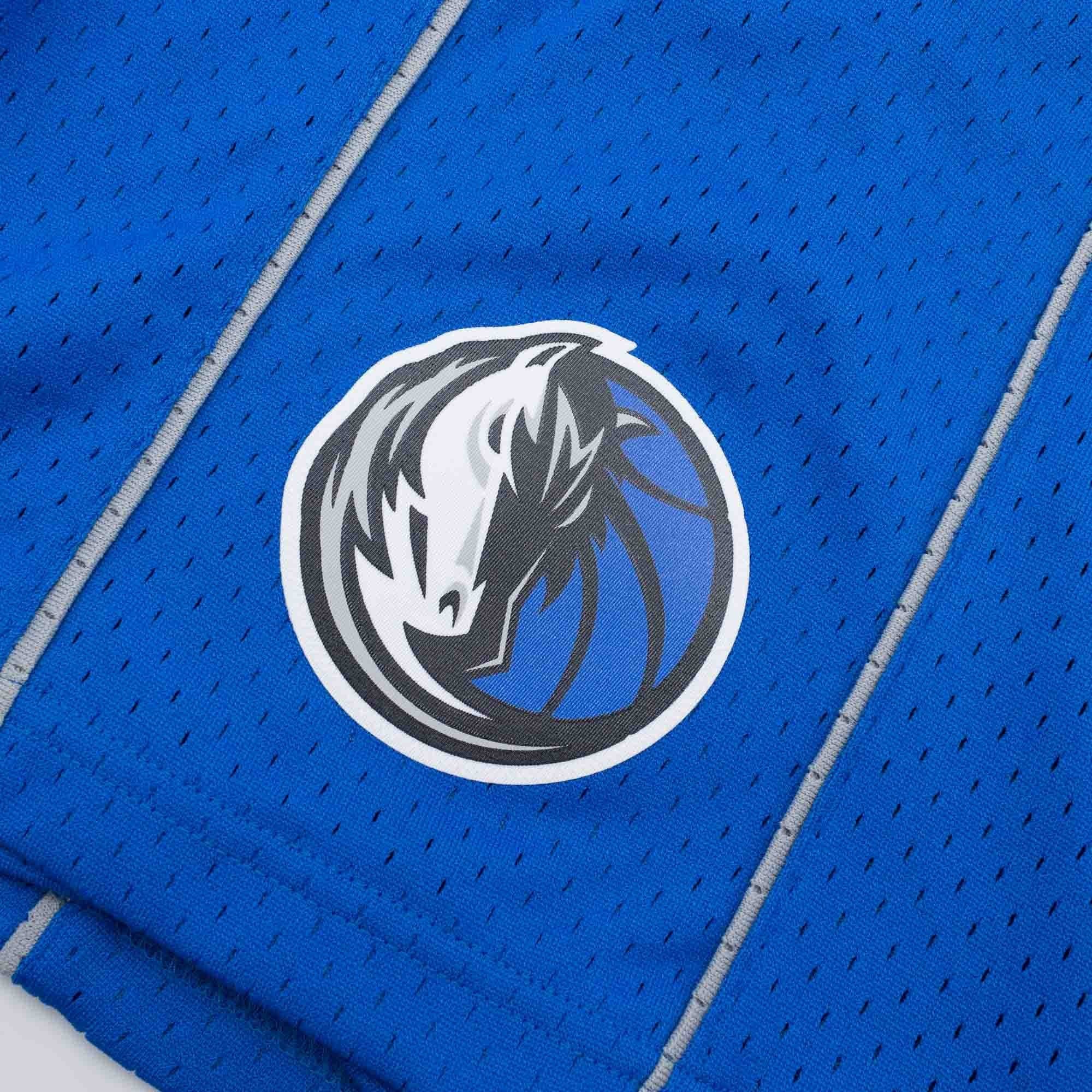 Dallas Mavericks 2010-11 Mitchell & Ness Swingman NBA Shorts Blue thumbnail 3